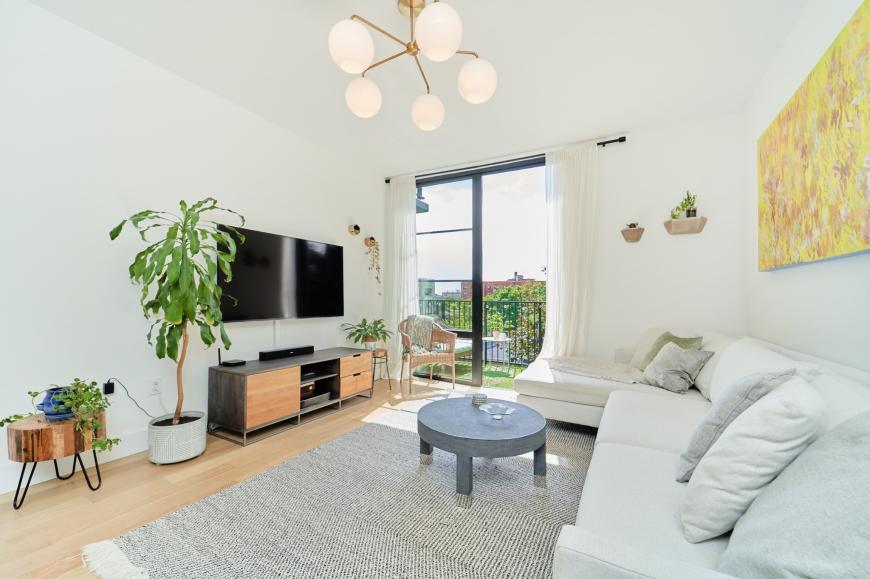 Foto principal - 2 bedroom in BROOKLYN NY 11230