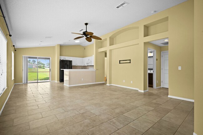 Building Photo - Key Vista home on cul-de-sac