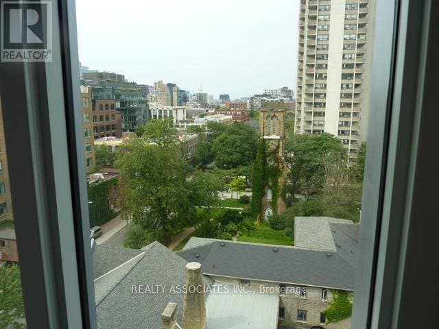 Building Photo - 50 McCaul St