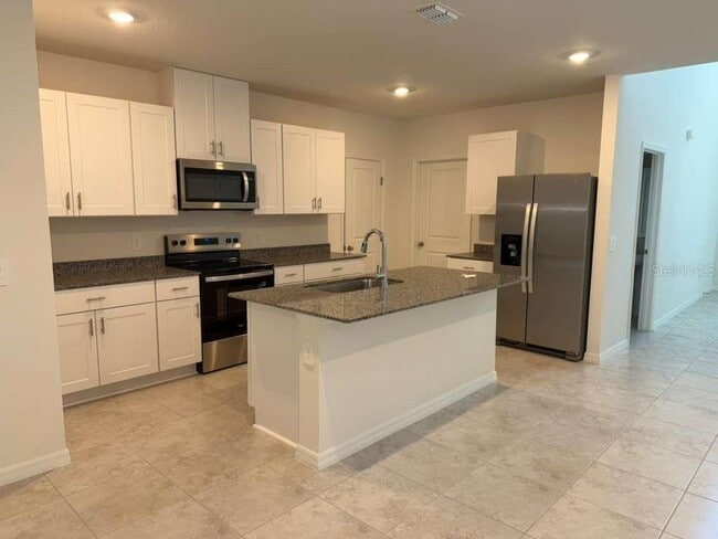 Building Photo - 5501 Clove Row