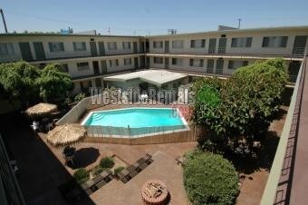 Primary Photo - 835 W Rosecrans Ave