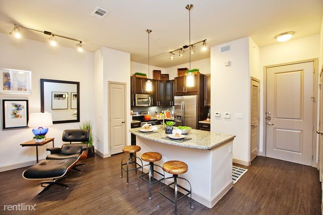 Foto del edificio - 2 br, 2 bath  - 6000 W Rayford Rd # 2632