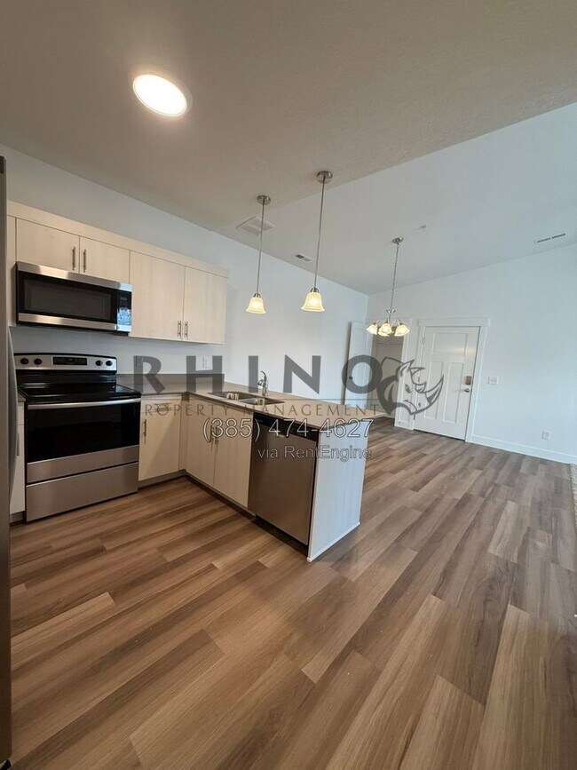 Building Photo - 882 Coulsen Dr
