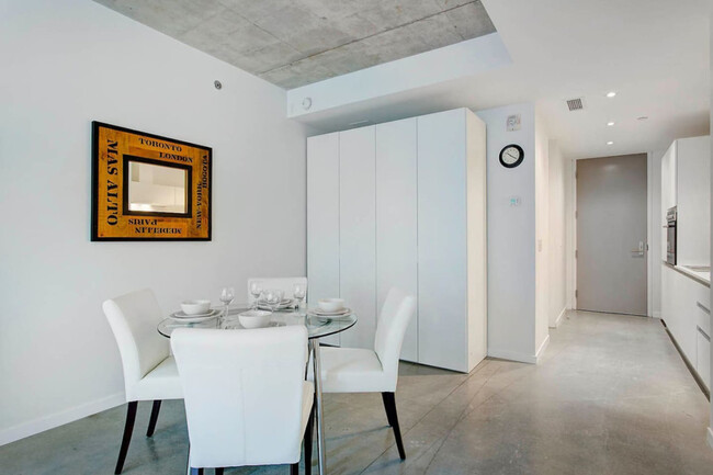 Photo du bâtiment - 456 Rue De la Gauchetière O