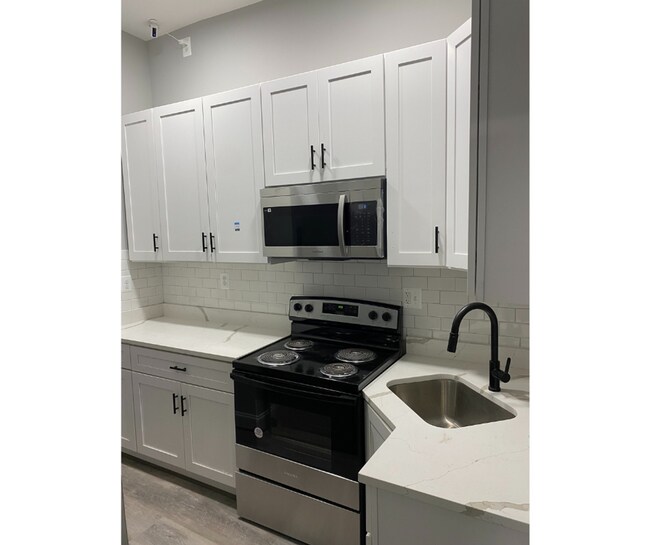 Building Photo - 837 N Fulton Ave