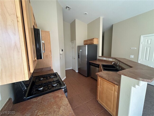 Foto del edificio - 8668 Tom Noon Ave