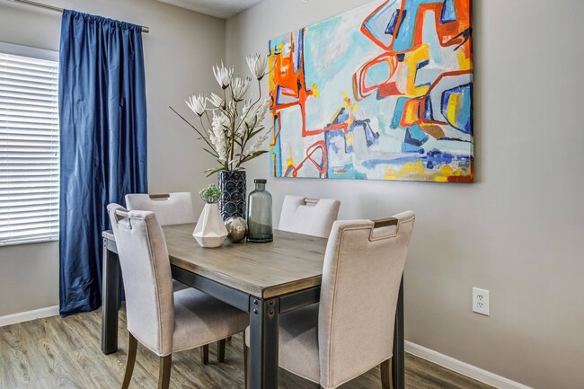 Dining Room - The Commons at Canal Winchester Apartments