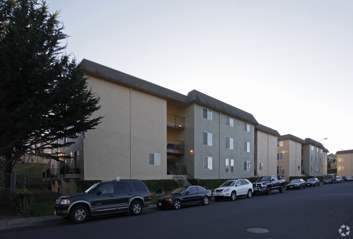 Primary Photo - St Francis Towers Apartments