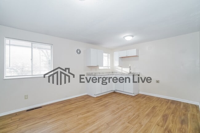 Building Photo - 1810 Pickering Dr