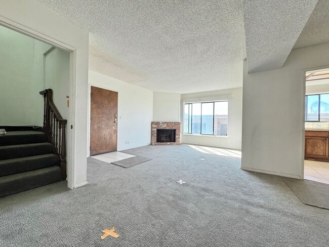 Building Photo - 1444 Centinela Ave