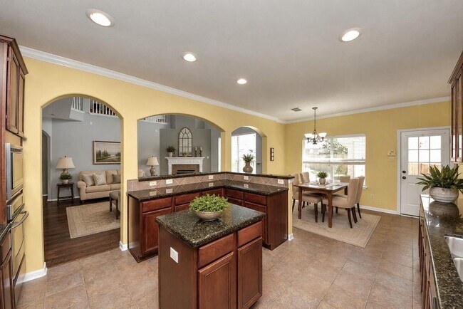 Building Photo - 12815 Dadebrook Ct