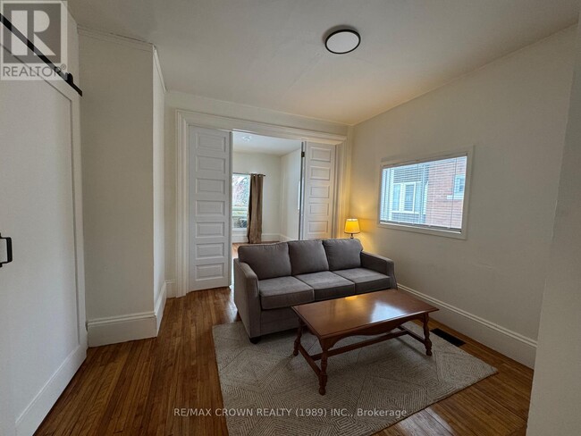 Building Photo - 657 McIntyre St W