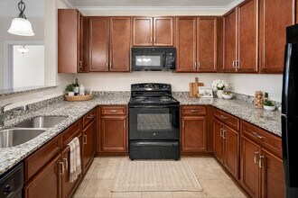 Building Photo - Haven at Enka Lake