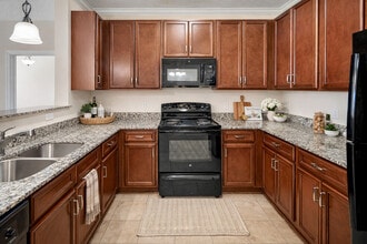 Building Photo - Haven at Enka Lake