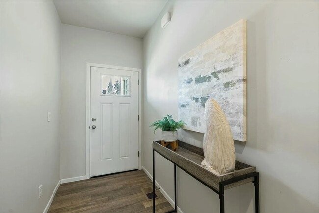 Foto del edificio - Charming 3-Bedroom, 2-Bathroom Home in Huntington Meadows