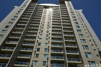 Building Photo - 215 N King St