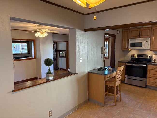 Building Photo - 36 Prescott St