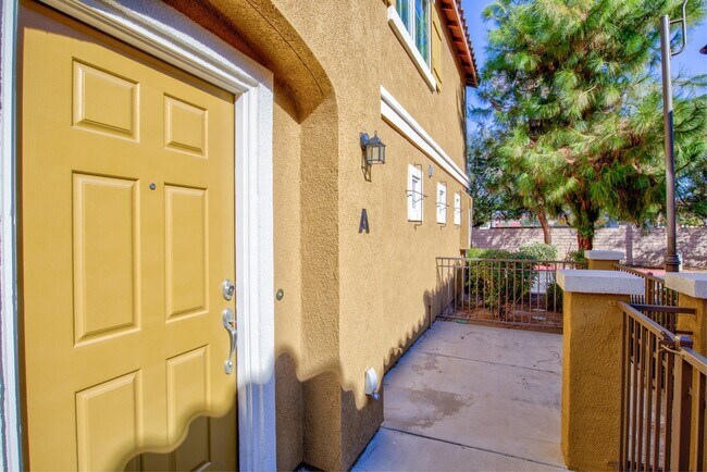 Building Photo - 25866 Iris Ave