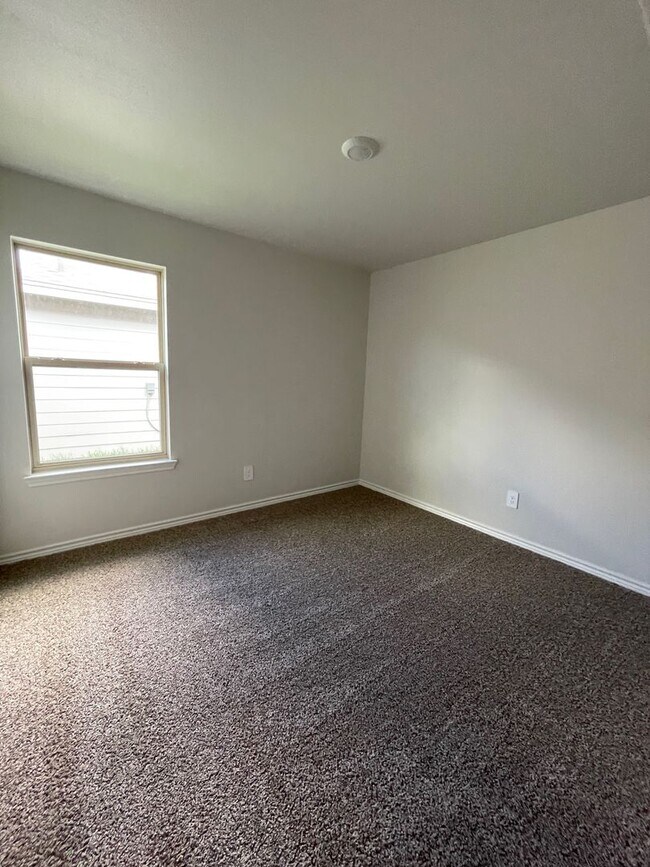 Foto del edificio - Home Move in Ready!