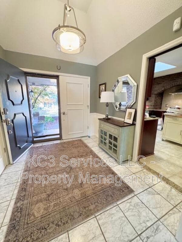 Foto del edificio - 615 E 101st Terrace