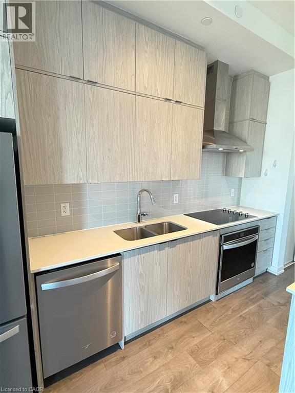 Photo du bâtiment - 55 Duke St W