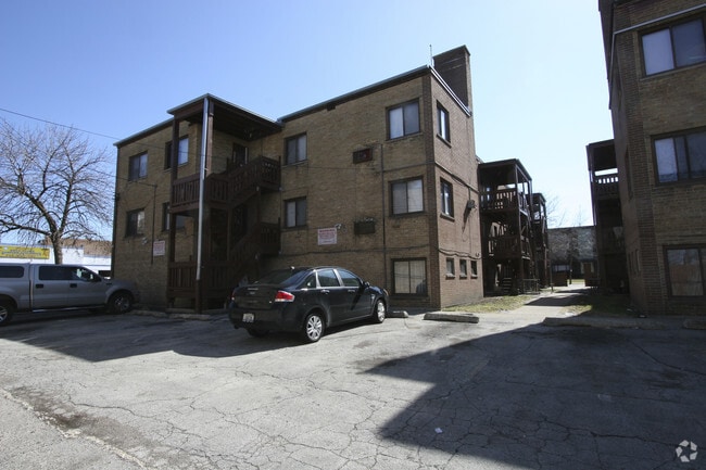 Building Photo - 3434-3440 W Bryn Mawr Ave