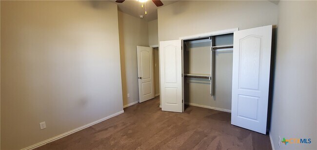 Building Photo - 716 Oyster Creek