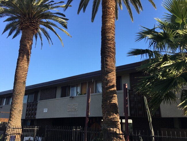 Foto del edificio - 15526 Chase St