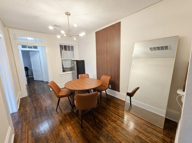 Foto del edificio - Contemporary Cove Duplex
