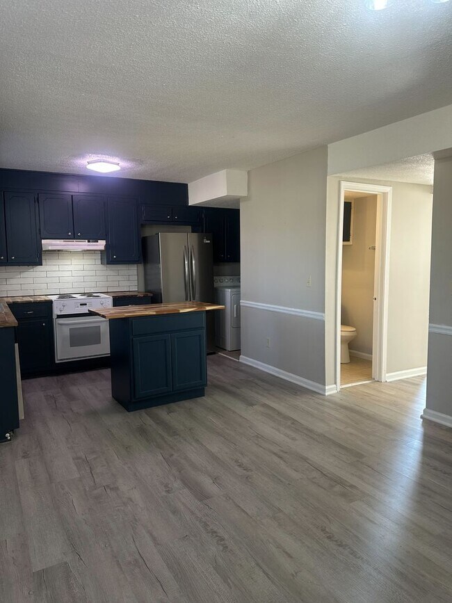 Foto del edificio - Spacious 3BR/BA Townhome in Prime Vestavia Location