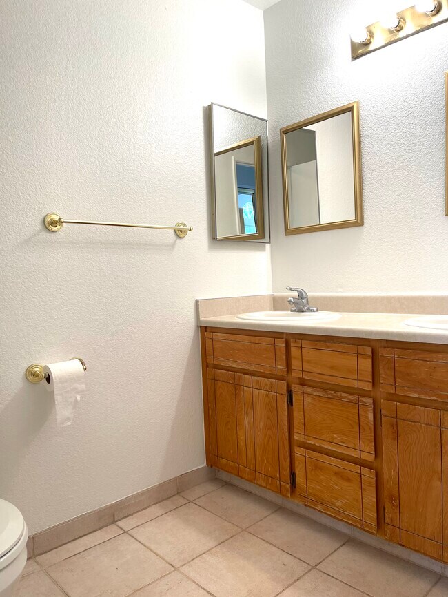 Foto del edificio - 3325 Coulterville Dr