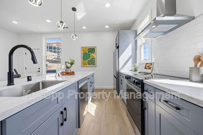 Foto del edificio - 2730 23rd St