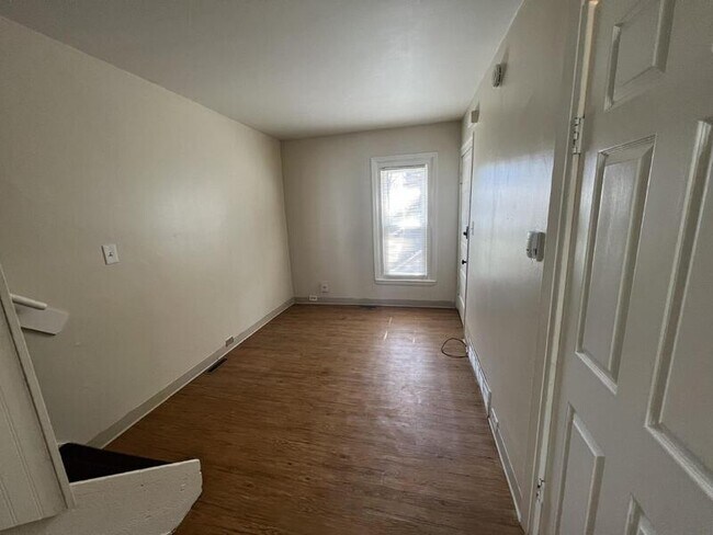 Foto del edificio - 1220 Hamilton Ave NW