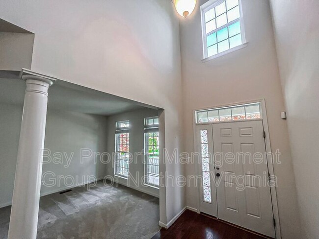 Foto del edificio - 40491 O'Connors Cir