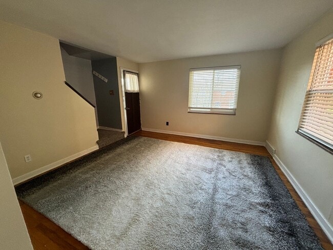 Building Photo - bev1552