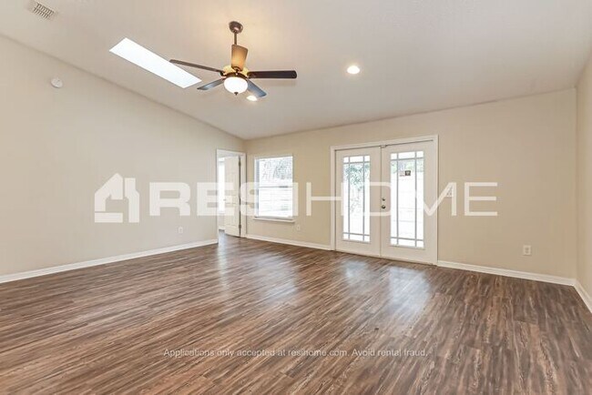 Foto del edificio - 9084 Castle Rock Dr