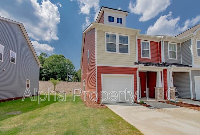 Building Photo - 385 Hague Dr