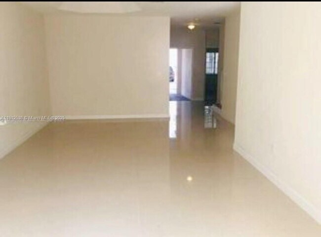Foto del edificio - 7332 NW 112th Ct