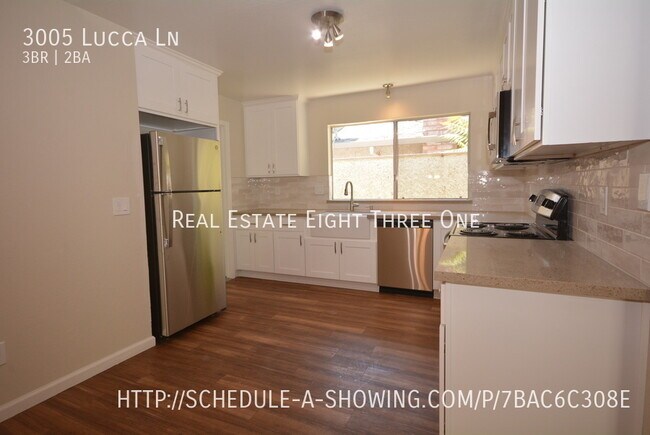 Building Photo - 3 bedroom 2 bath with 2 car garage and pri...
