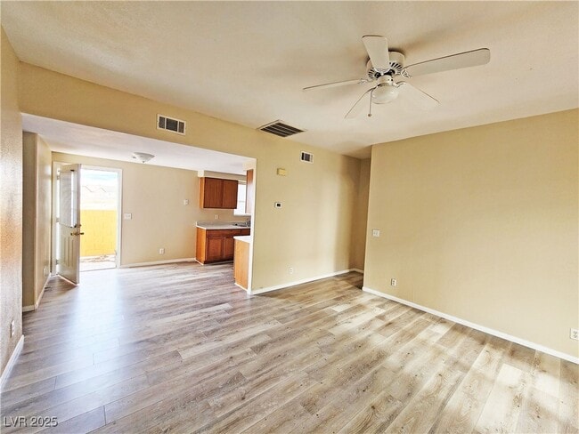 Foto del edificio - 1444 Star Rd