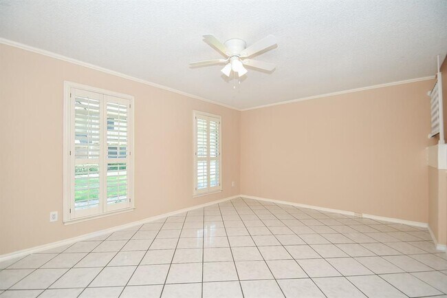 Foto del edificio - 10484 Hammerly Blvd