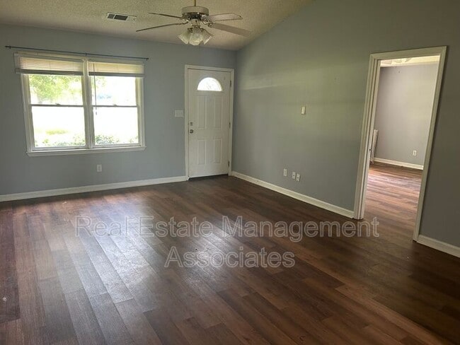 Building Photo - 608 Aerodrome Way