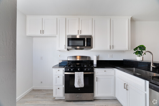 1 BR, 1 BA - 450 SF - Kitchen - G Street Apartments