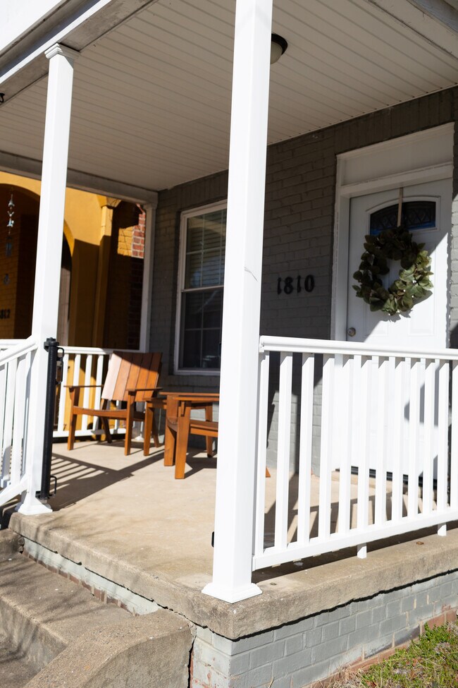 Foto del edificio - 1810 Idlewood Ave