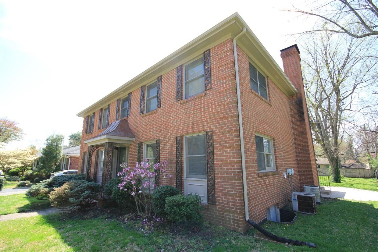 2000 Fontaine Rd, Lexington, KY 40502 House Rental in Lexington, KY