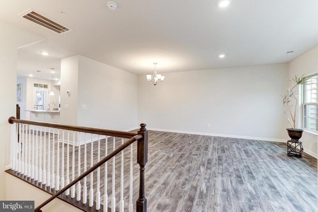 Foto del edificio - 7071 Darbey Knoll Dr