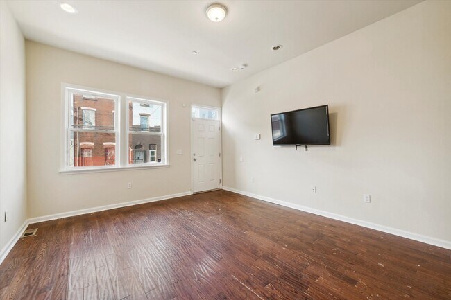 Foto del edificio - 1815 W Montgomery Ave