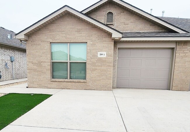 Building Photo - Beautiful 3 bed 2 bath!