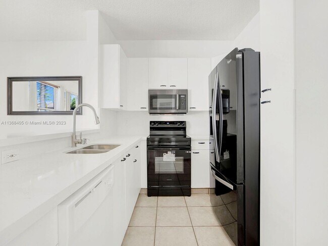 Foto del edificio - 15455 NW 12th Ct