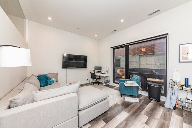 Foto del edificio - 2317 N Clark St